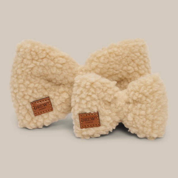 Drew&apos;s Dogwear Teddy // Fluffy butterfly til halsbånd (beige) - M/L