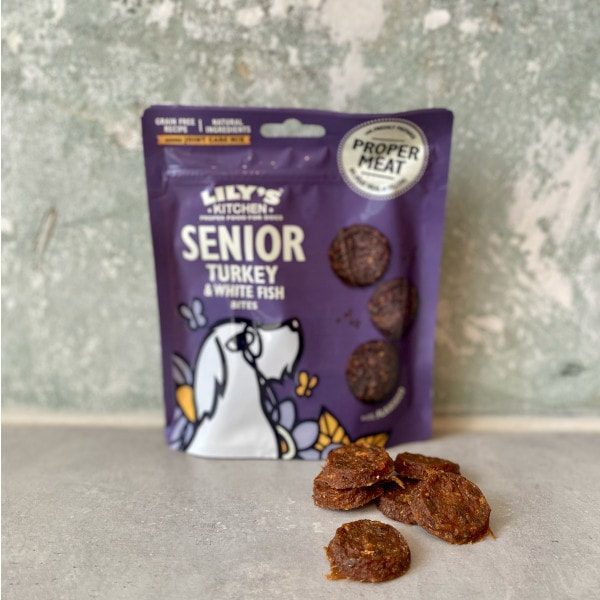 Lily&apos;s Kitchen Senior // Godbidder ekstra gode til ældre hunde (fisk og kalkun)