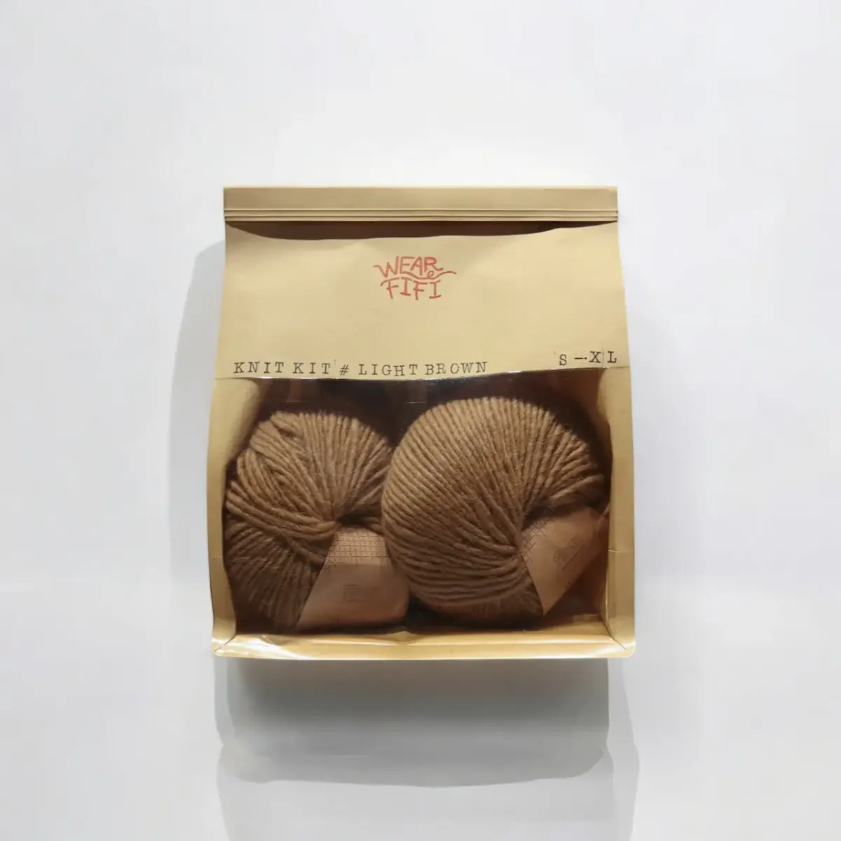 WEAR FIFI Strikkekit // Strik-selv Fluffy Hundesweater (light brown) - S-XL